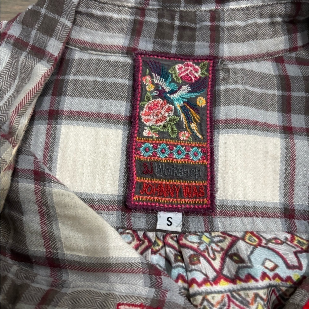 Johnny Was Workshop Silk Back Button Down Top. Size Small - Picture 3 of 8